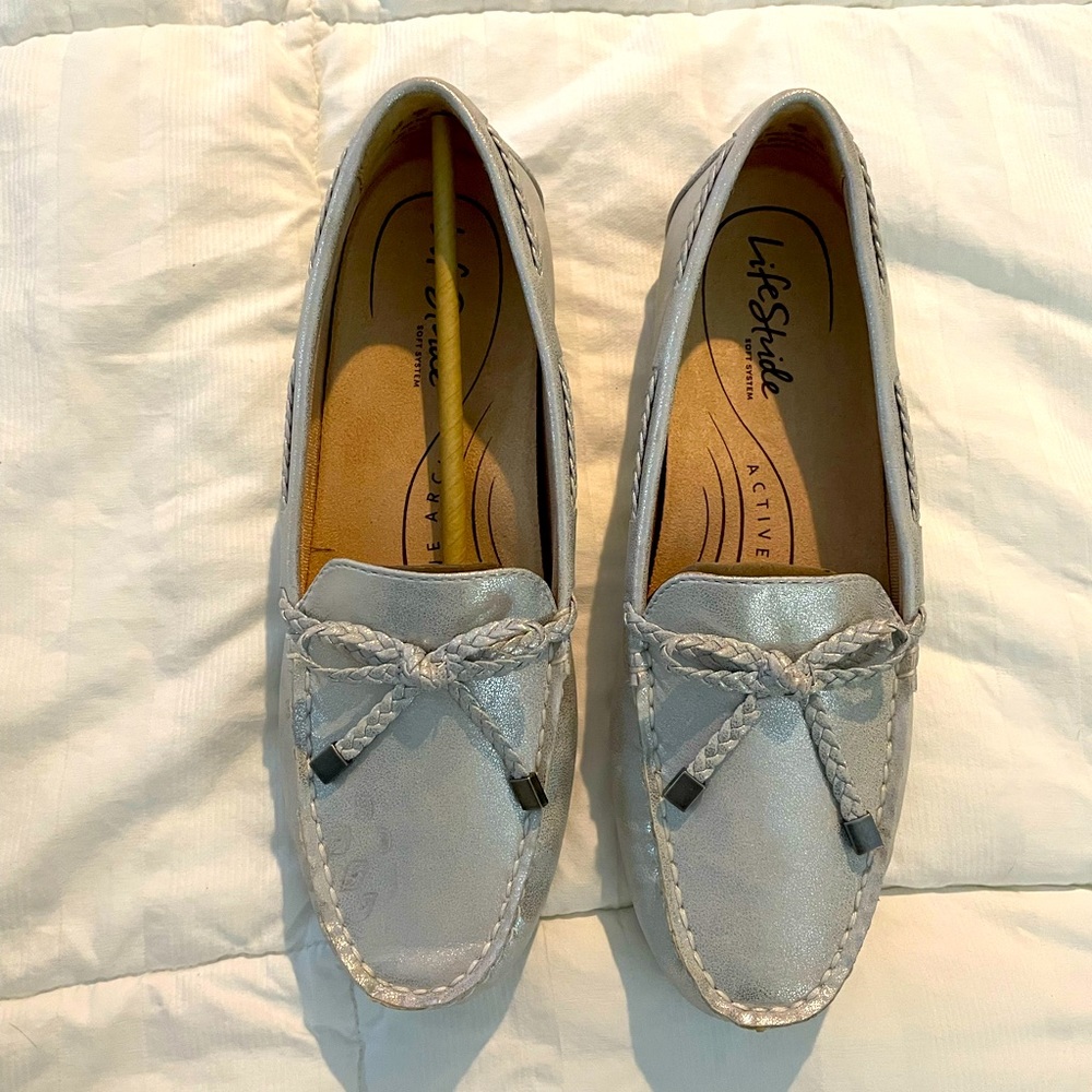Woman’s LifeStride Transport Loafers